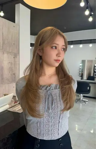 ロング レイヤー・ブリーチ kiyotoshiのヘアスタイル