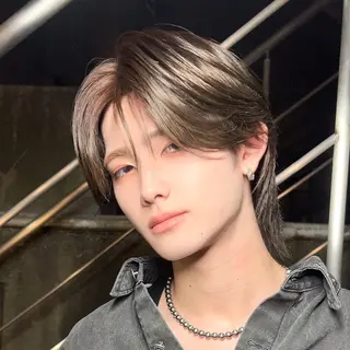 ミディアム カラー 岡田大志🇰🇷 中/韓メンズヘアのヘアスタイル