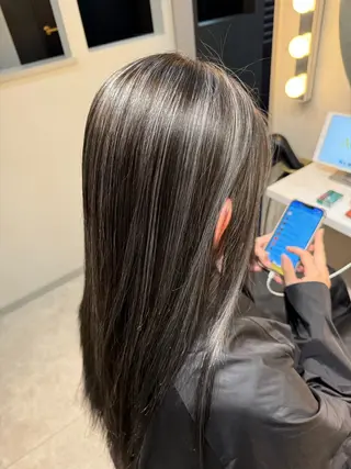ロング カラー 徳永 綾華のヘアスタイル