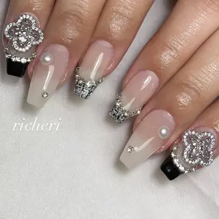 ミディアム ネイル richeri beautyのネイルデザイン