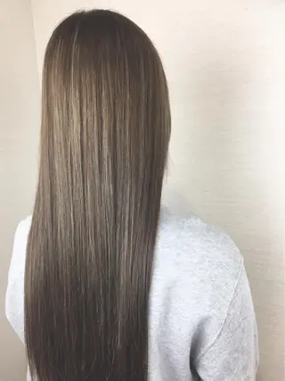 ロング ブリーチなしダブル/ レイヤーカット 小棹のヘアスタイル