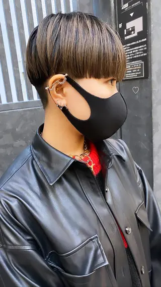 ショート ウルフカット／吉村 桃子のヘアスタイル