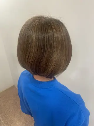 透明感×柔らかカラー ハイライト特化 彩野のヘアスタイル