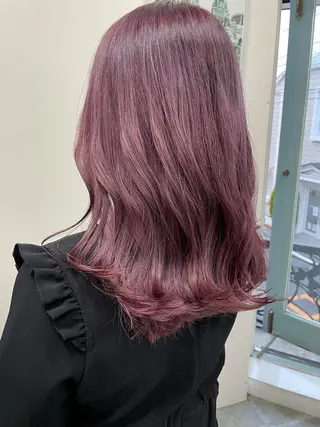 セミロング カラー 平 ちひろのヘアスタイル