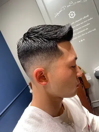 ショート The Premium Barber Dampfer所属・西井 義就のヘアスタイル