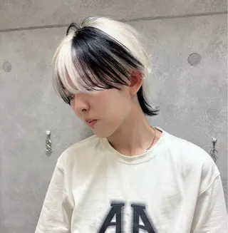 ショート issei 梅田ハイトーン⭐️のヘアスタイル