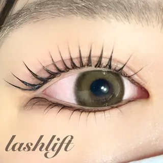 マツエク・マツパ Paulele. 副店長Mizukiのマツエク・マツパデザイン