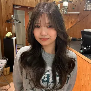 ロング カラー 藤田 ゆりなのヘアスタイル