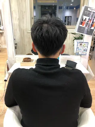 ショート メンズ white.所属・white.梅田 デザインカラー🦄のヘアスタイル