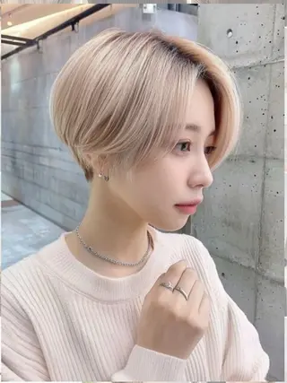 ショート カラー 荻根澤 享平のヘアスタイル