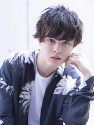 ショート パーマ メンズ 海外デザイン🇺🇸 石渡諒太のヘアスタイル