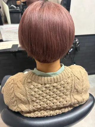 ショート カラー 鴇田 幸咲 /ハイトーンカラーのヘアスタイル