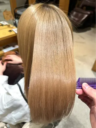 ロング 透明感ダブルカラー/ 諸岡ひばりのヘアスタイル