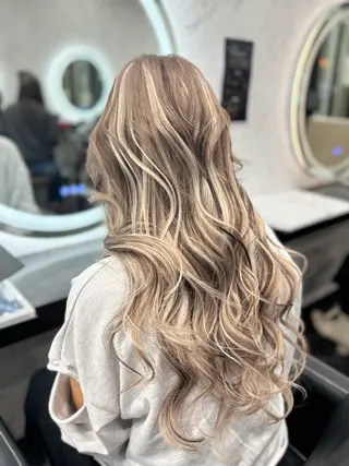 ロング LOHAS Kanaのヘアスタイル