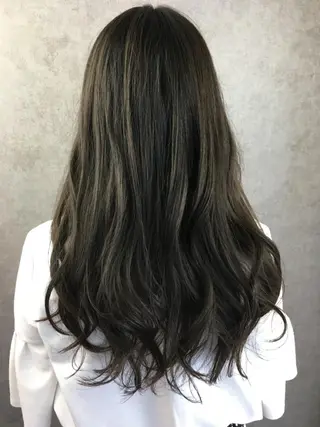 セミロング カラー ツイストスパイラル パーマ🟡KYOUのヘアスタイル