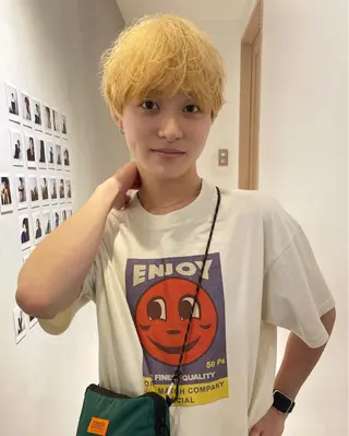 メンズ Qin share salon 原宿店所属・🫧艶ハイトーン 特化🫧ライヤのヘアスタイル