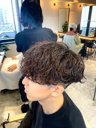 ショート 川副/シャドウ/ 波巻き/メンズパーマのヘアスタイル