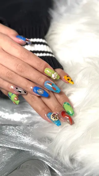 ネイル ルシイ🎀新宿長さ 出しパーツ専門店のネイルデザイン