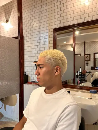 ショート 吉田 龍人のヘアスタイル