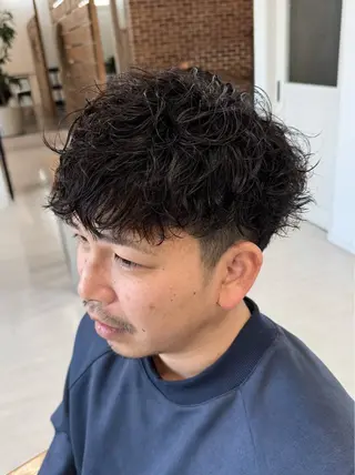 パーマ メンズ Salon de Qualia(サロンドクオリア)所属・ハイトーン/外国人風 カラー/メンズパーマのヘアスタイル