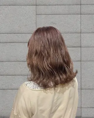 ミディアム カラー ayano / 透明感・くすみカラーのヘアスタイル