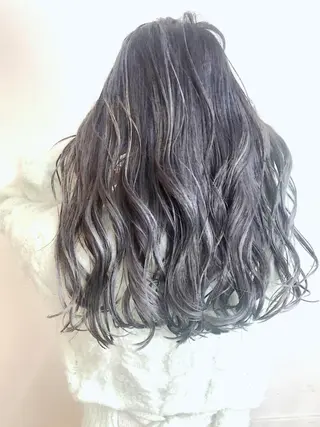 セミロング カラー 360°キレイな ショートカットのヘアスタイル