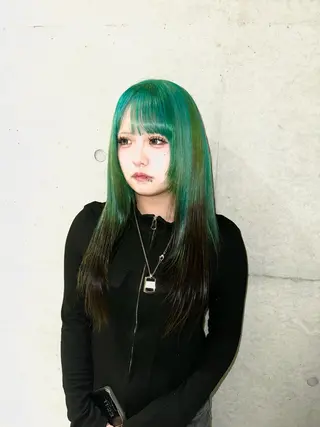 ロング カラー デザインカラー⭐︎★ 🐆hyo🐆のヘアスタイル