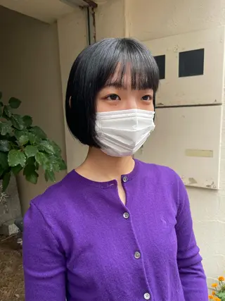 ショート tomo🍒パーマ ハイトーン似合わせのヘアスタイル