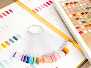 カラー ネイル nailsalon Puretéのネイルデザイン