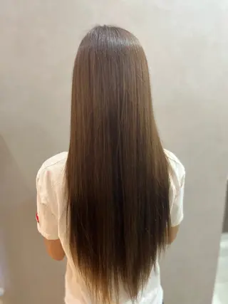 カラー 艶髪🥣透明感カラー 🫧前田奈津実のヘアスタイル