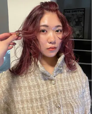 ミディアム カラー ファッションに 溶け込むstyleのヘアスタイル