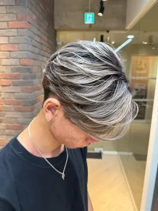 ショート カラー 吉川 慶斗のヘアスタイル