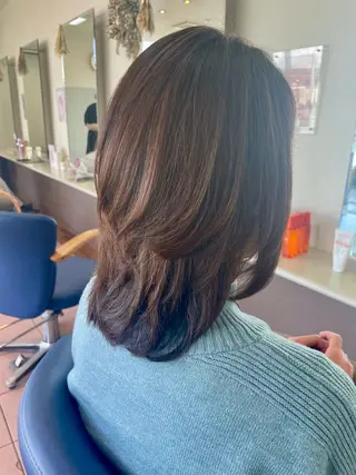 ミディアム attrice杉山 綾乃のヘアスタイル