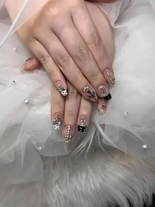 ネイル 🌈 Laule'aのネイルデザイン