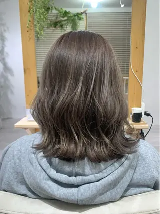 ミディアム カラー ツヤカラー🤍 ARISAのヘアスタイル