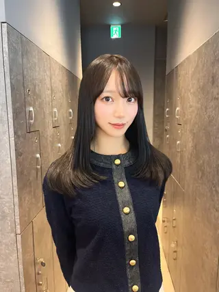 ロング 前嶋 愛友のヘアスタイル