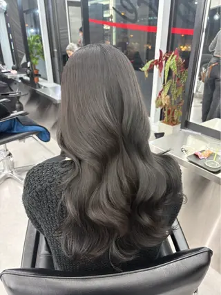 ロング カラー 心斎橋/透明感カラ ー/韓国風ヘア/恋のヘアスタイル