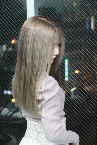 ロング カラー Viage （ビアージュ）のヘアスタイル