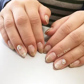 ネイル Petit Fleur所属・青柳 亜梨奈のマツエク・マツパデザイン