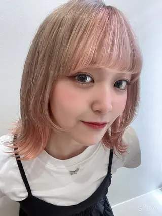 セミロング カラー karin ボブハイトーンのヘアスタイル