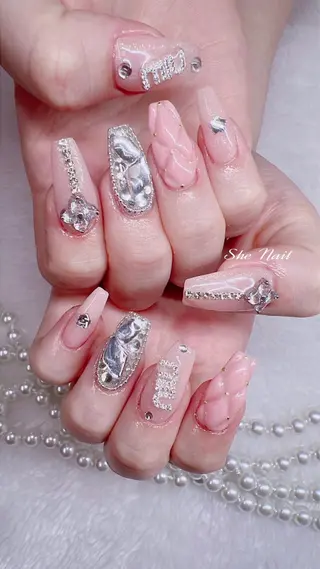 ネイル She   Nail所属・ISA_ BELLAのネイルデザイン