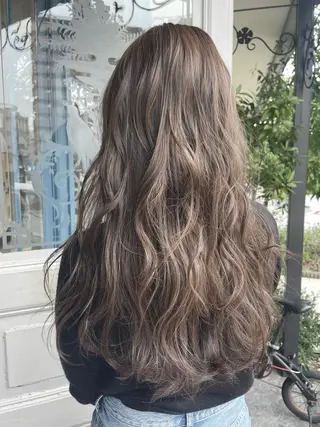 ロング カラー 渡辺 瑠美のヘアスタイル