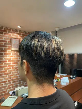 カラー メンズ レイフィールド滝の水店所属・石垣 颯士のヘアスタイル