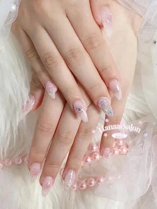 ネイル 藤本 彩花のネイルデザイン