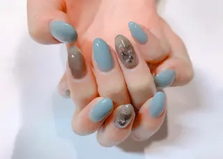 ネイル 指名支持率NO.1 スタイリストのヘアスタイル