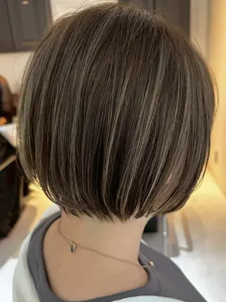 カラー Stylo所属・吉川 莉央のヘアスタイル