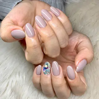 ネイル repos~ルポ~所属・里見 麗のネイルデザイン