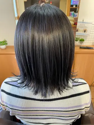 ミディアム カラー Lily 本店所属・井階 侑希のヘアスタイル