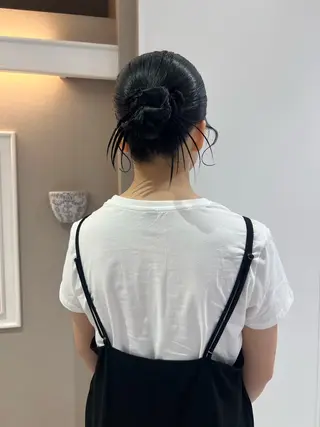 セミロング ヘアアレンジ karin🌛ボブ／ 透明感たっぷりカラーのヘアスタイル