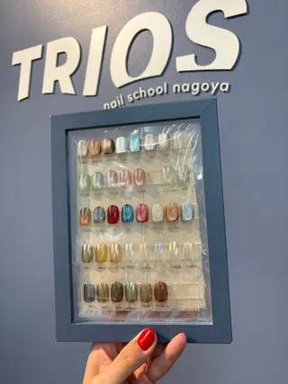 ネイル h △TRIOSのネイルデザイン